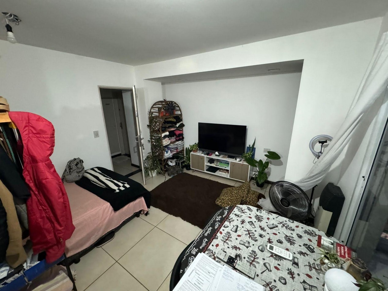 Av Francia al 1400, excelente zona, departamento Monoambiente.