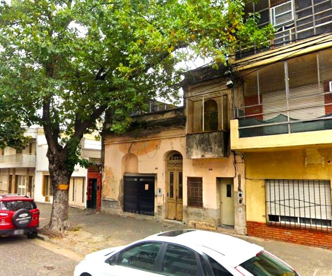 Constitucion 600, casa a refaccionar, terreno de 188 m2 a mts de la terminal de omnibus