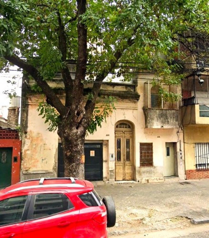 Constitucion 600, casa a refaccionar, terreno de 188 m2 a mts de la terminal de omnibus