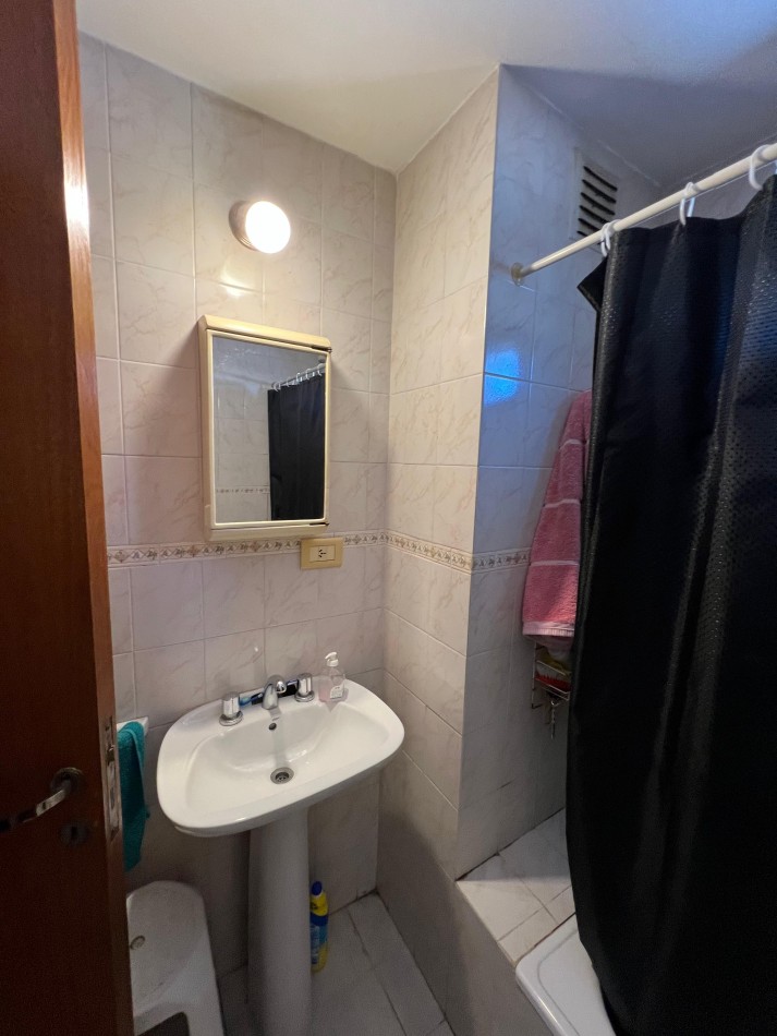 Av Francia 400, excelente oportunidad, muy buen estado, un dormitorio.