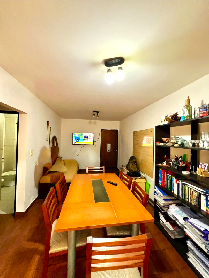 Av Francia 400, excelente oportunidad, muy buen estado, un dormitorio.