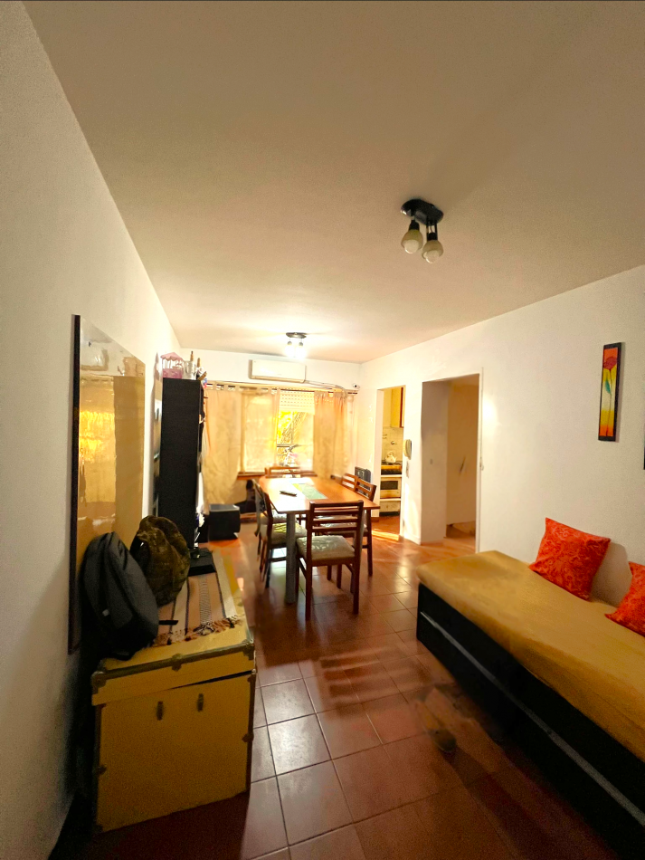 Av Francia 400, excelente oportunidad, muy buen estado, un dormitorio.