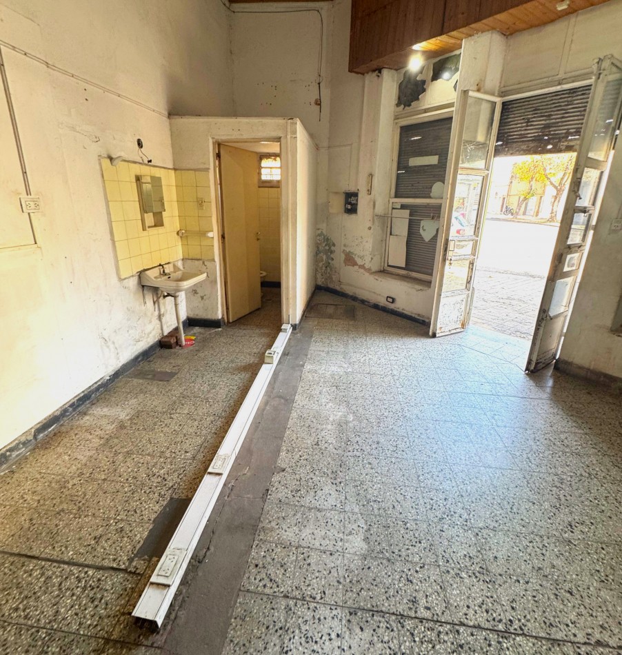 Roca 2200, Esquina La Paz Lote 66 m2, ideal constructoras!