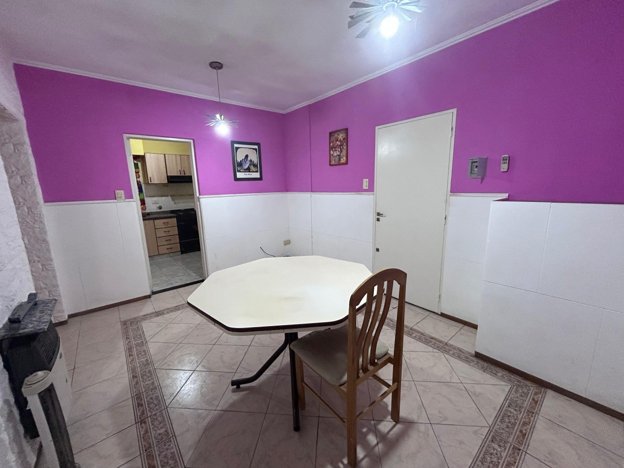 Sastre 3000, departamento planta baja, dos dormitorios. 
