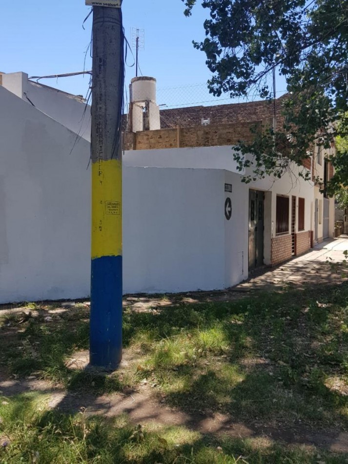 Casilda y Colombia, alquiler dos dormitorios, patio, cochera.
