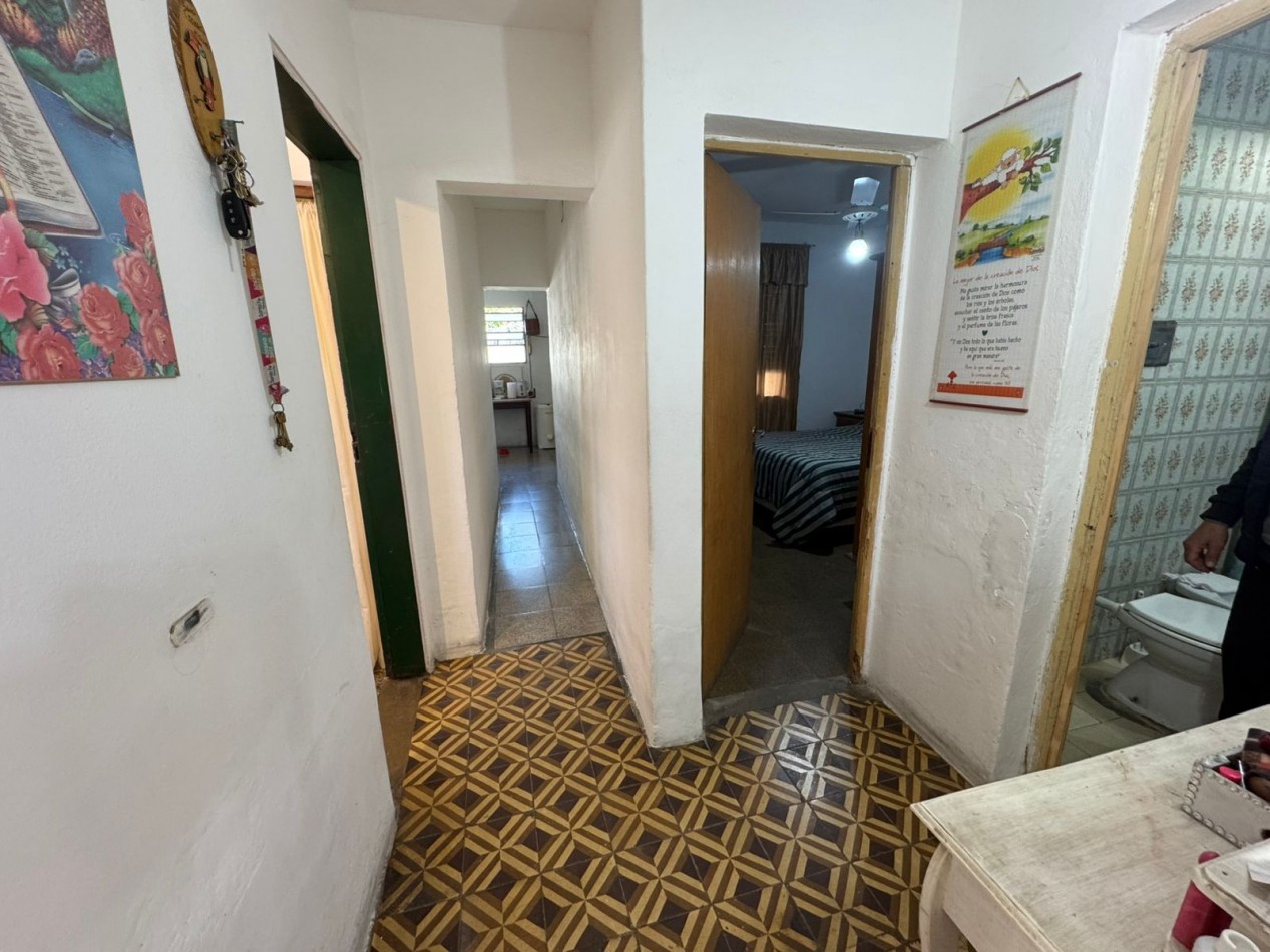 (Cuzco 1500) a metros Dean Funes 1500, casa de dos dormitorios, patio, cochera.