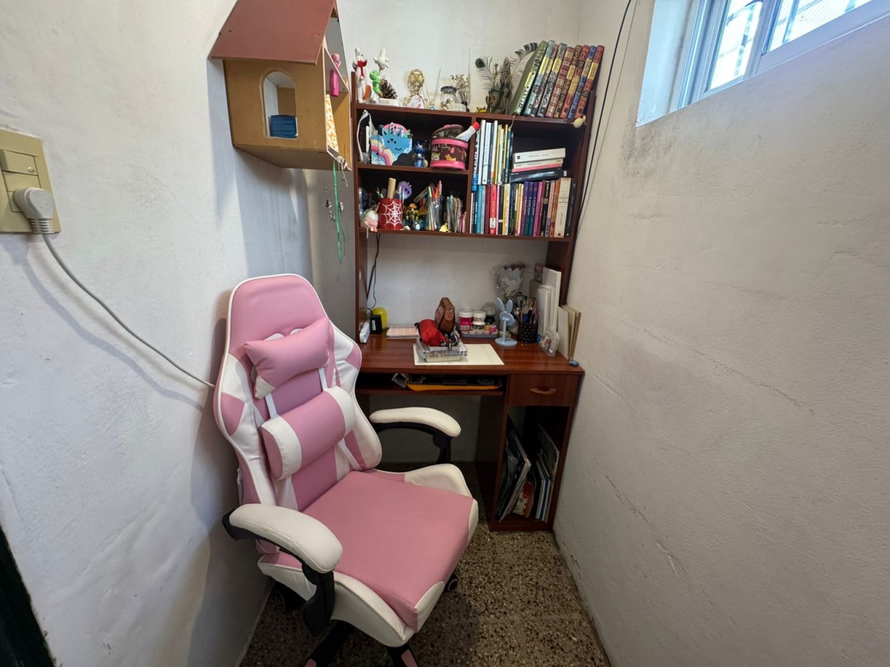 (Cuzco 1500) a metros Dean Funes 1500, casa de dos dormitorios, patio, cochera.