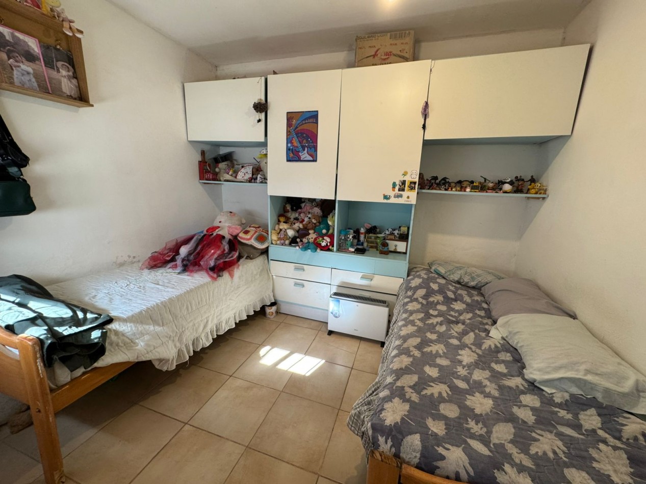 (Cuzco 1500) a metros Dean Funes 1500, casa de dos dormitorios, patio, cochera.