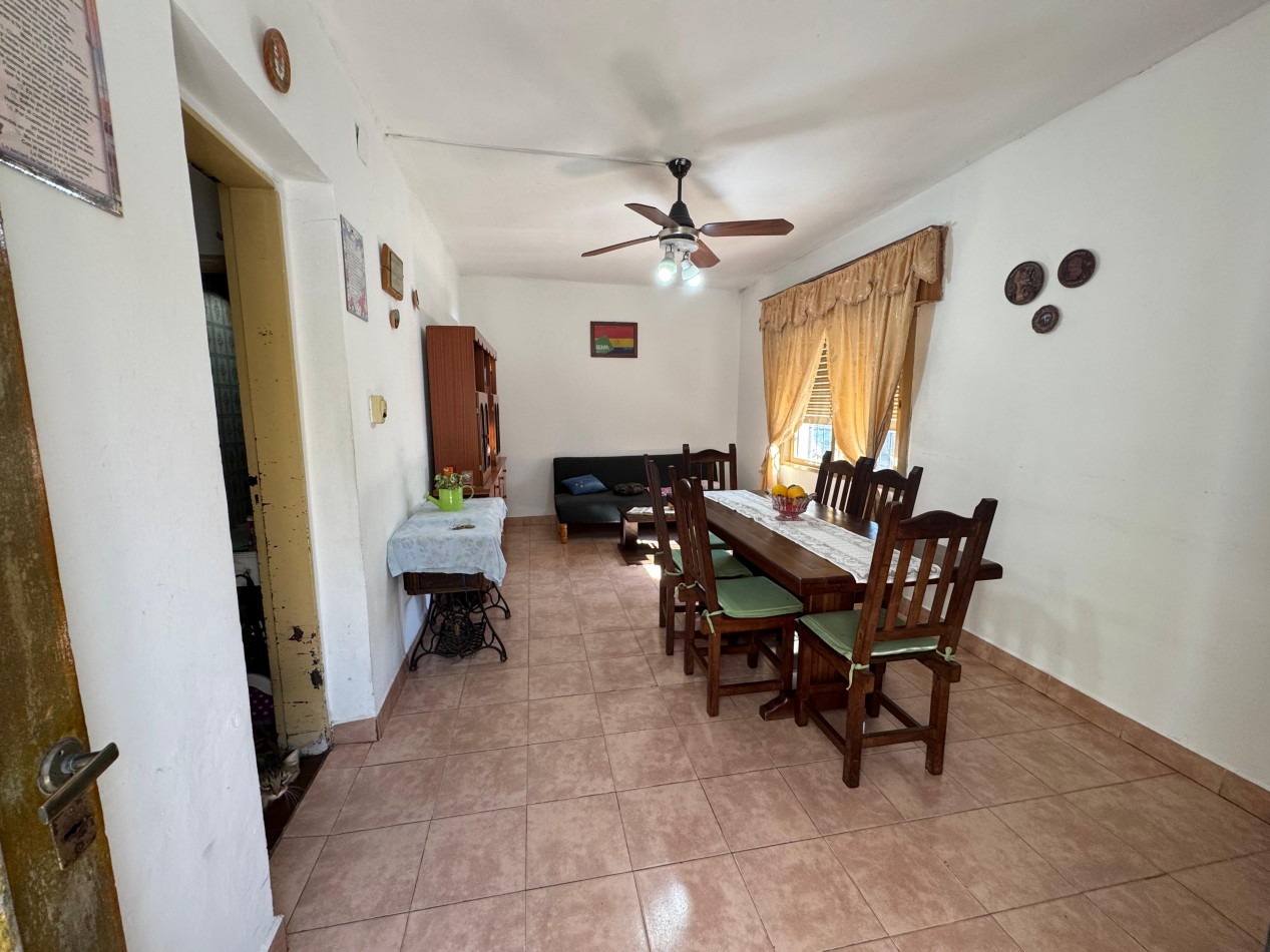 (Cuzco 1500) a metros Dean Funes 1500, casa de dos dormitorios, patio, cochera.