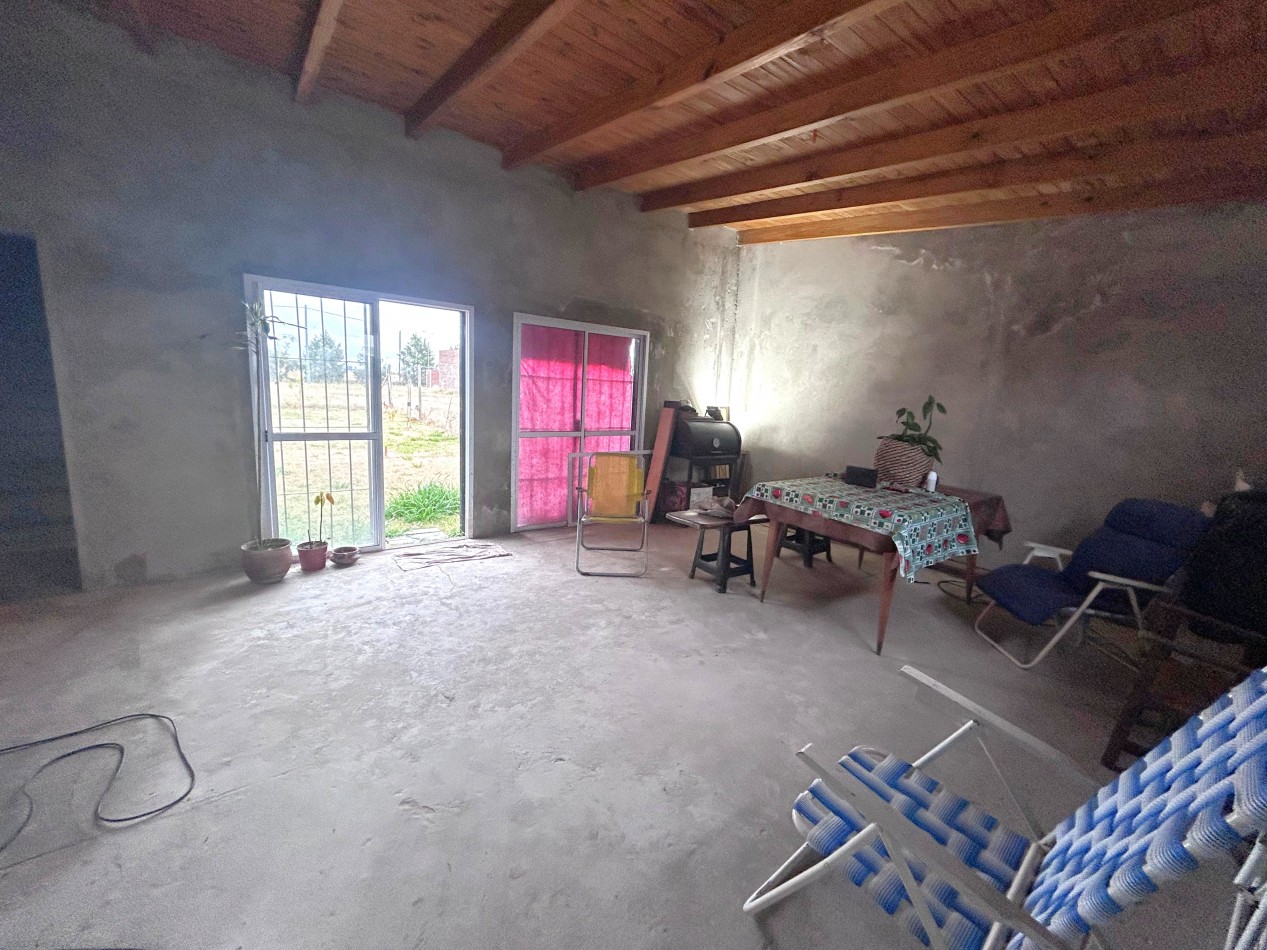 Oportunidad en Altos de Piñero, amplia propiedad a terminar 1 dormitorio.