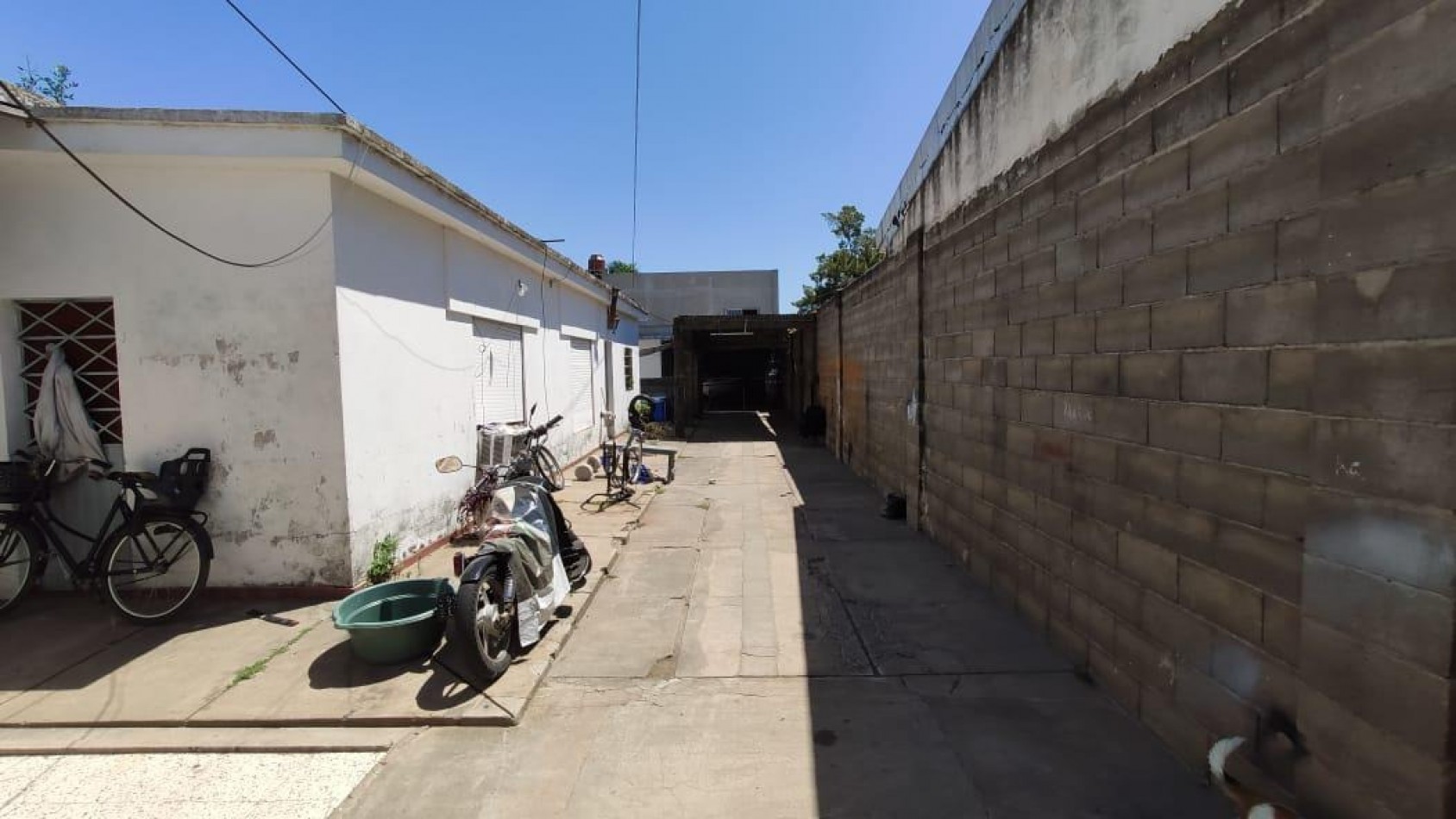 Capitan Bermudez, Laprida al 100, Local comercial, casa 2 dormitorios y monoambiente.