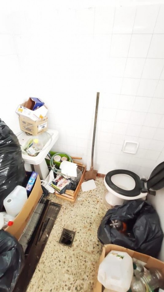 Capitan Bermudez, Laprida al 100, Local comercial, casa 2 dormitorios y monoambiente.