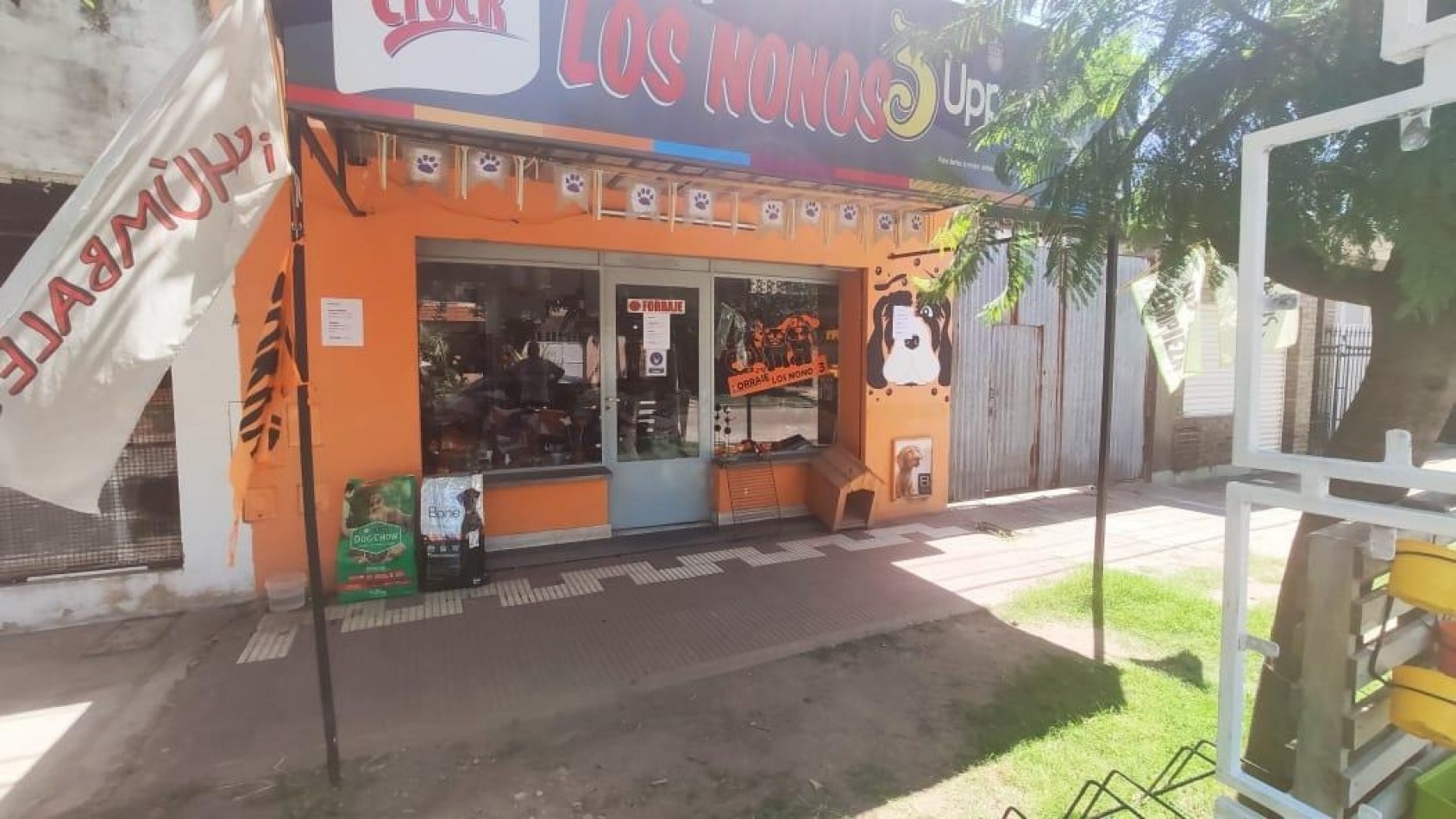 Capitan Bermudez, Laprida al 100, Local comercial, casa 2 dormitorios y monoambiente.