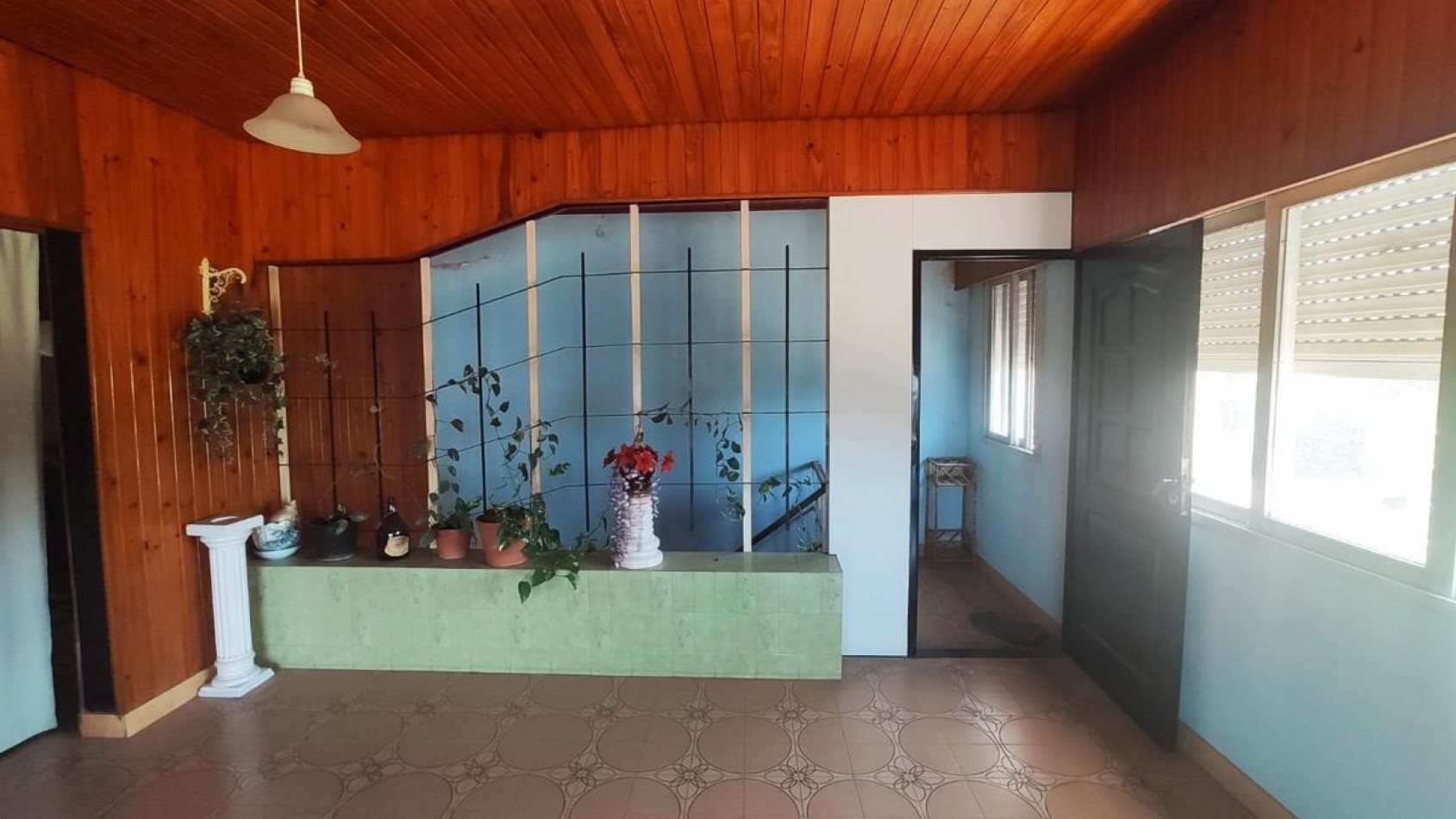 Capitan Bermudez, Laprida al 100, local comercial y departamento 3 dormitorios.