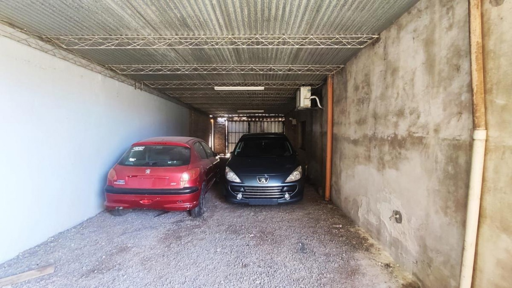 Capitan Bermudez, Laprida al 100, local comercial y departamento 3 dormitorios.