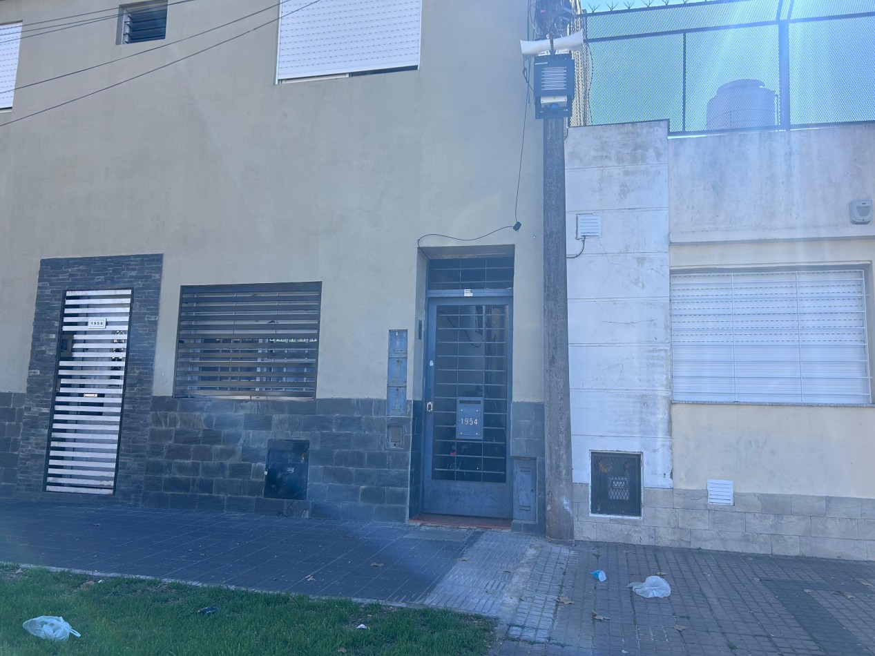 Saavedra 1900, departamento en venta de pasillo, loft, posibilidad de dividir, patio. A estrenar. 