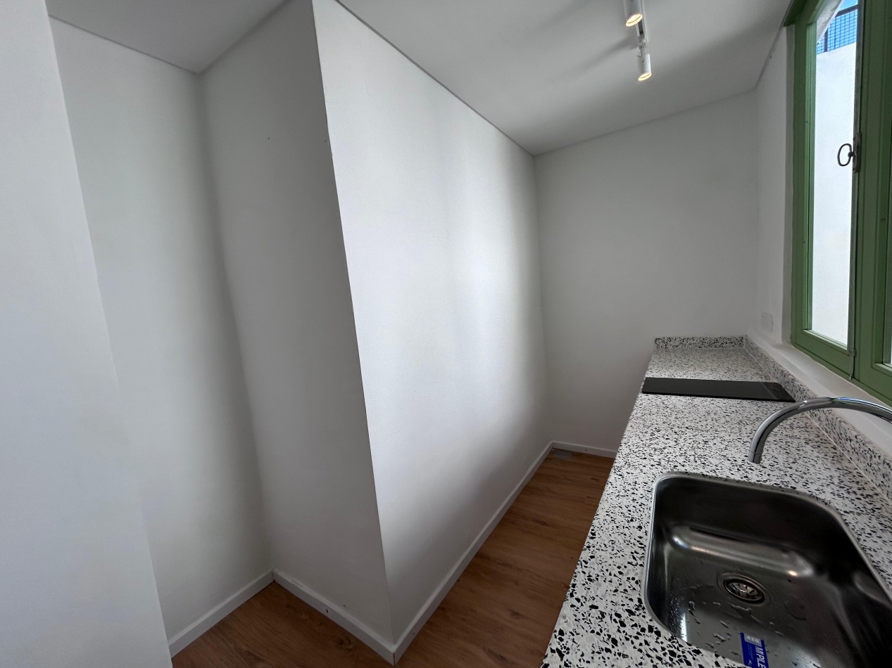 Saavedra 1900, departamento en venta de pasillo, loft, posibilidad de dividir, patio. A estrenar. 