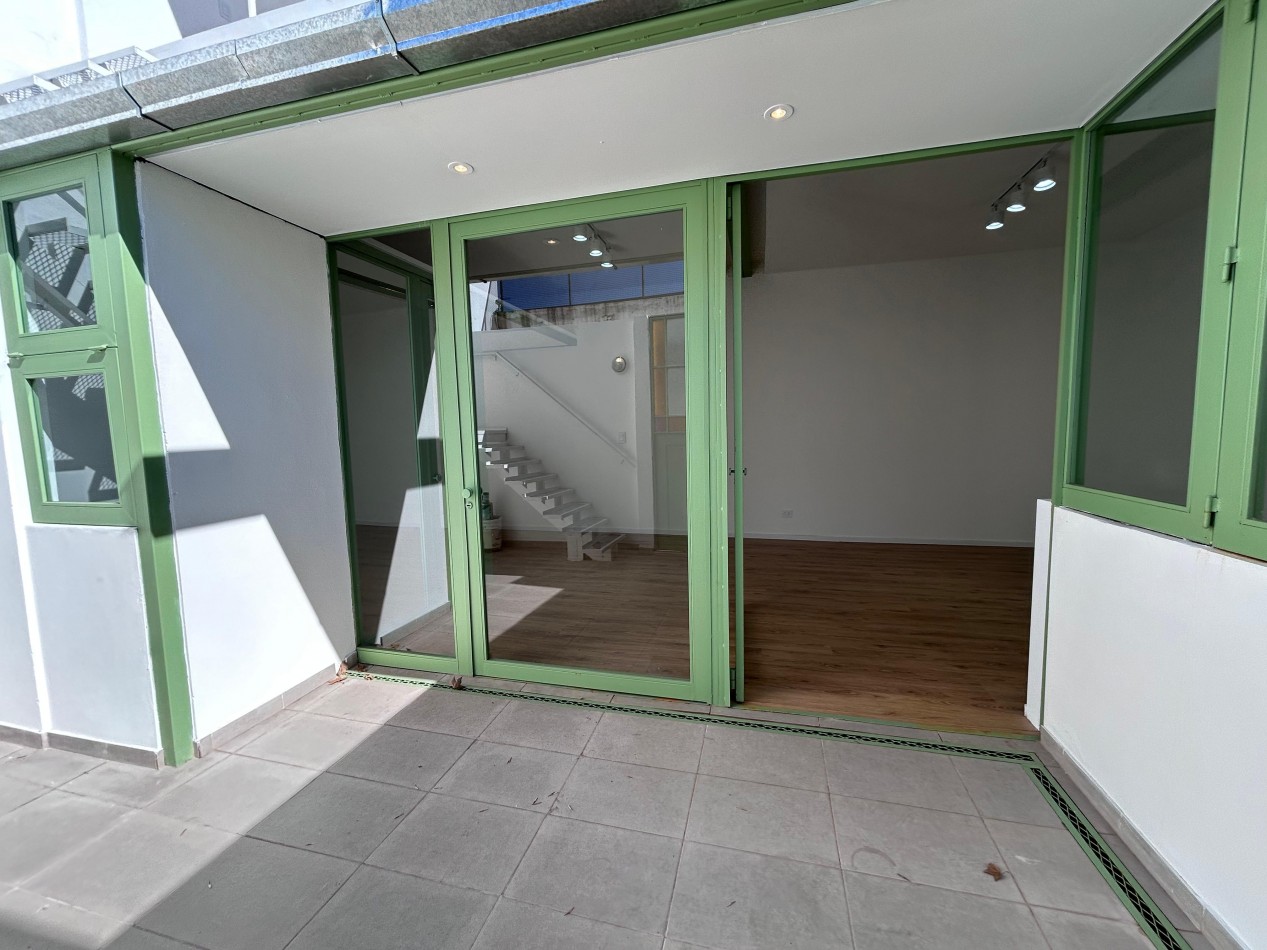 Saavedra 1900, departamento en venta de pasillo, loft, posibilidad de dividir, patio. A estrenar. 