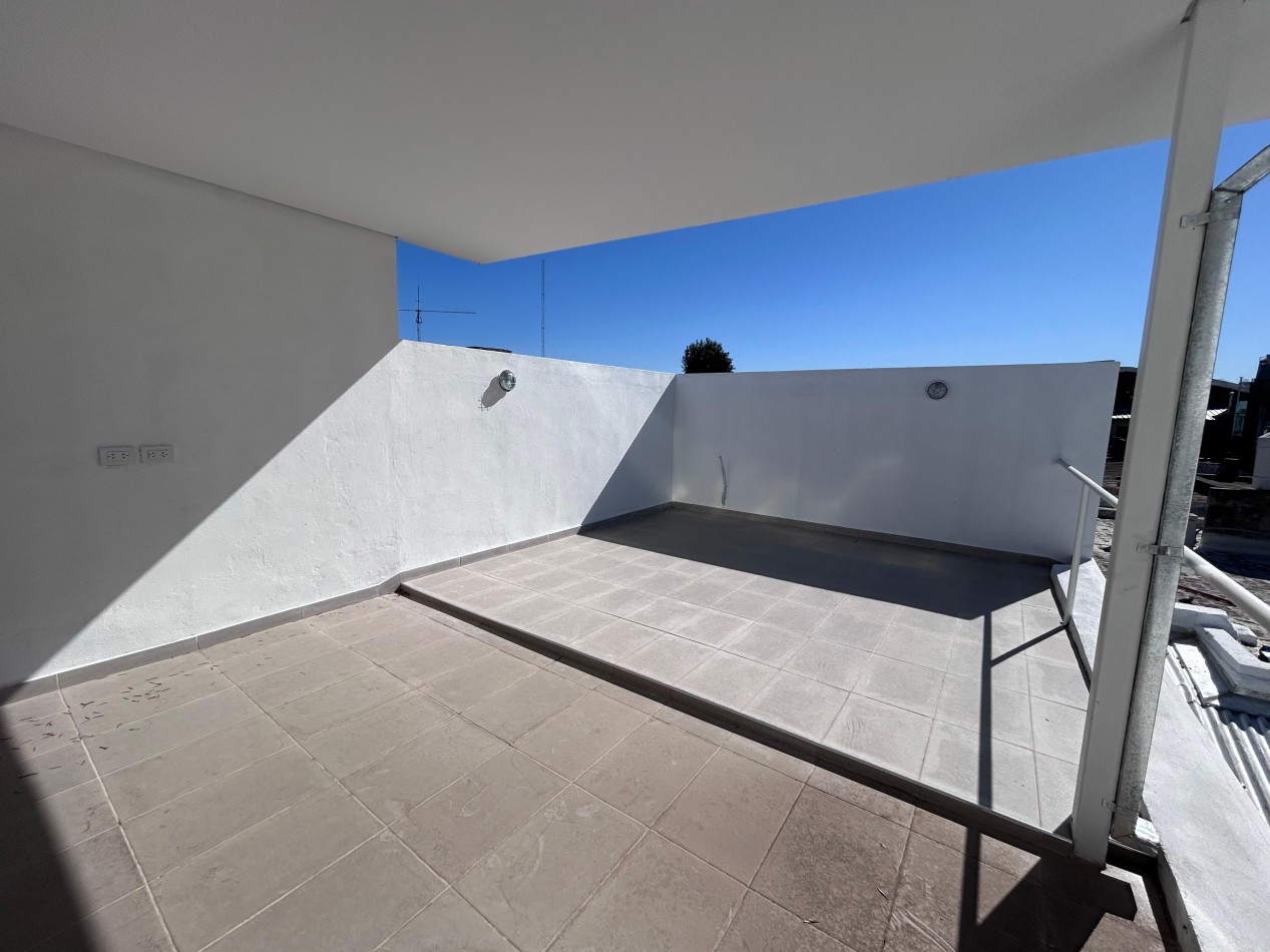 Saavedra 1900, departamento en venta de pasillo, loft, posibilidad de dividir, patio. A estrenar. 