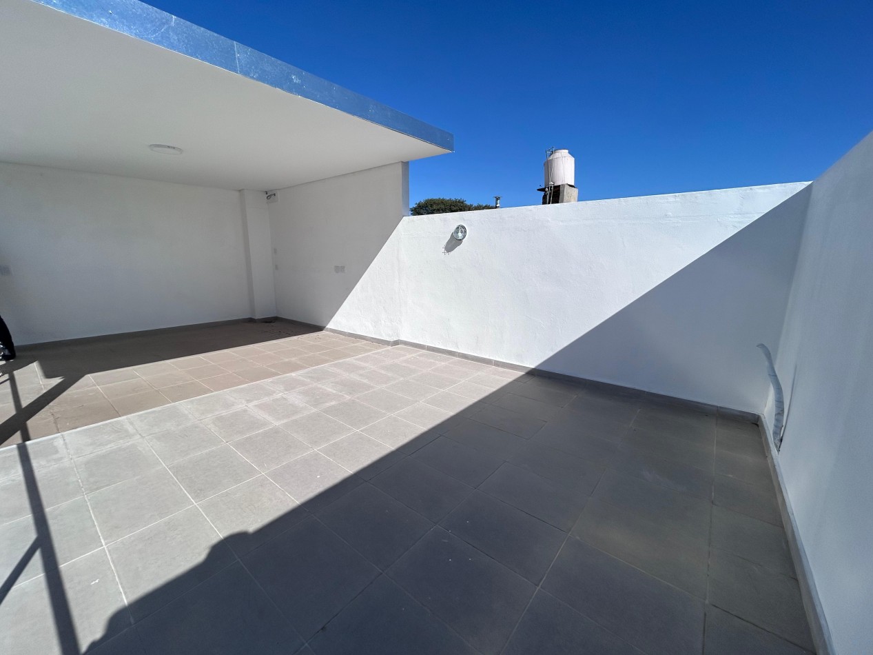 Saavedra 1900, departamento en venta de pasillo, loft, posibilidad de dividir, patio. A estrenar. 