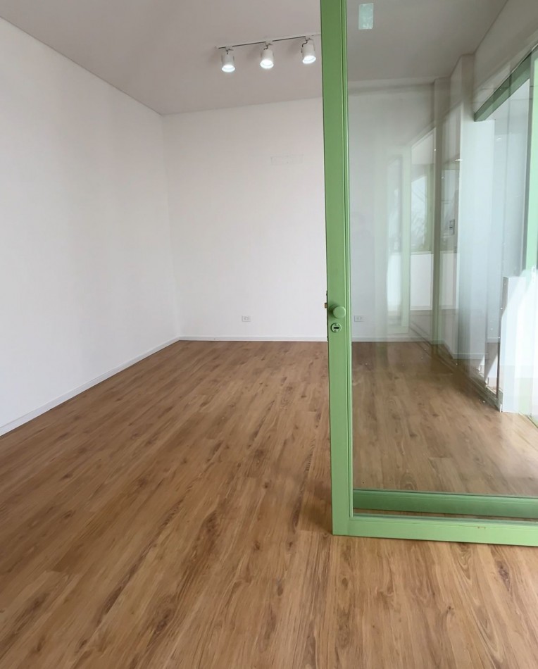 Saavedra 1900, departamento en venta de pasillo, loft, posibilidad de dividir, patio. A estrenar. 