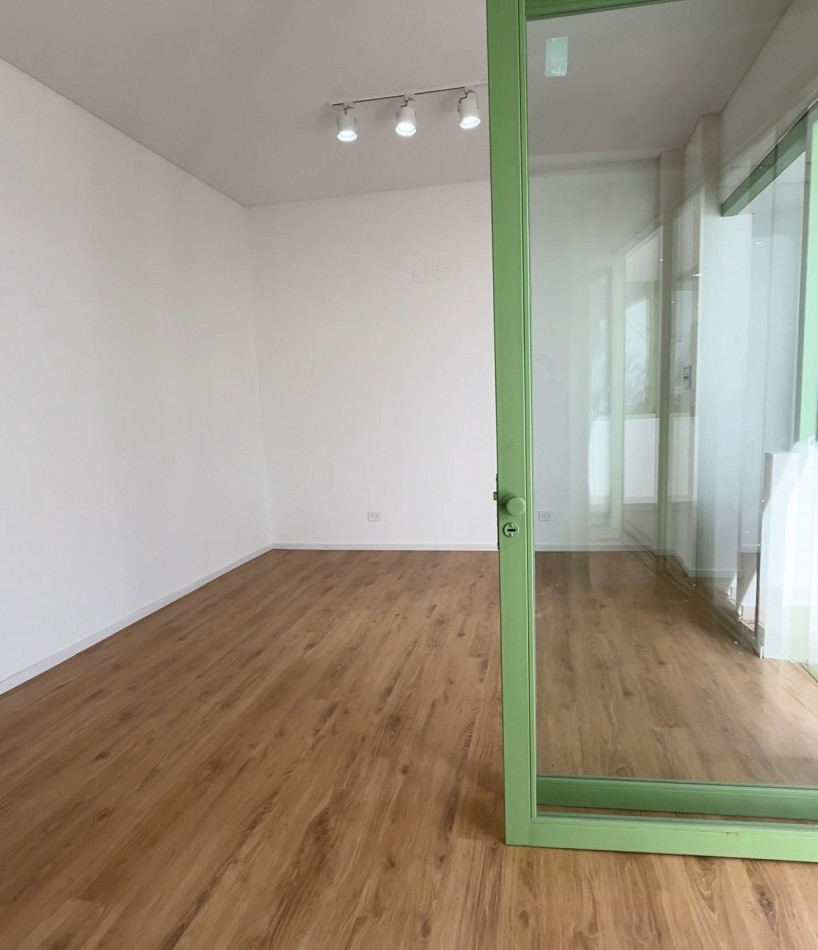 Saavedra 1900, departamento en venta de pasillo, loft, posibilidad de dividir, patio. A estrenar. 