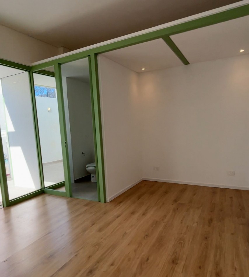 Saavedra 1900, departamento en venta de pasillo, loft, posibilidad de dividir, patio. A estrenar. 