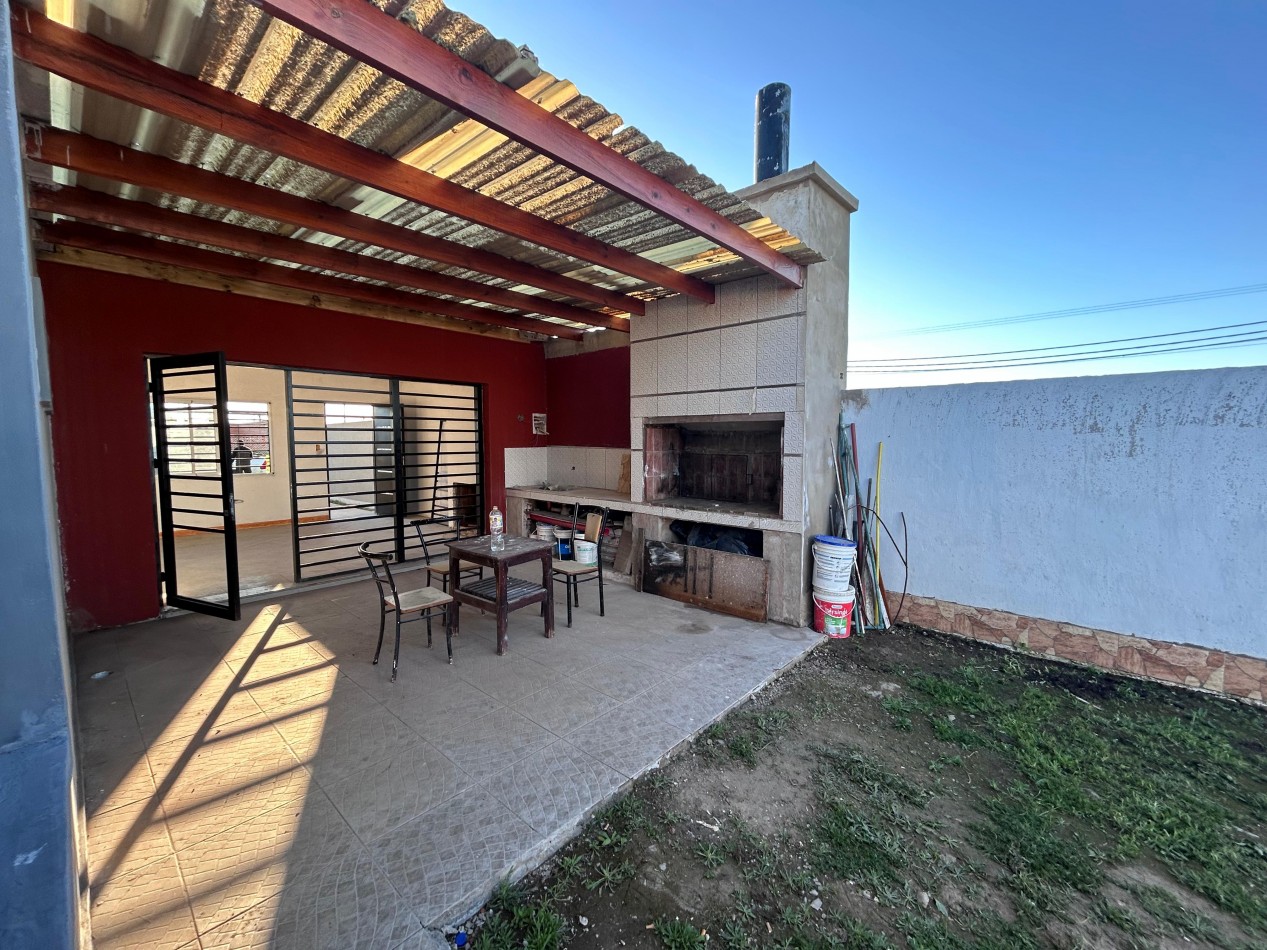 Lomas de Alicia, Excelente propiedad a estrenar, pileta, quincho.