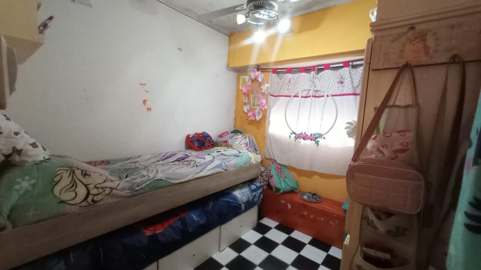 Vuelta Obligado 5000, departamento en planta baja de 1 dormitorio + Fondo de comercio