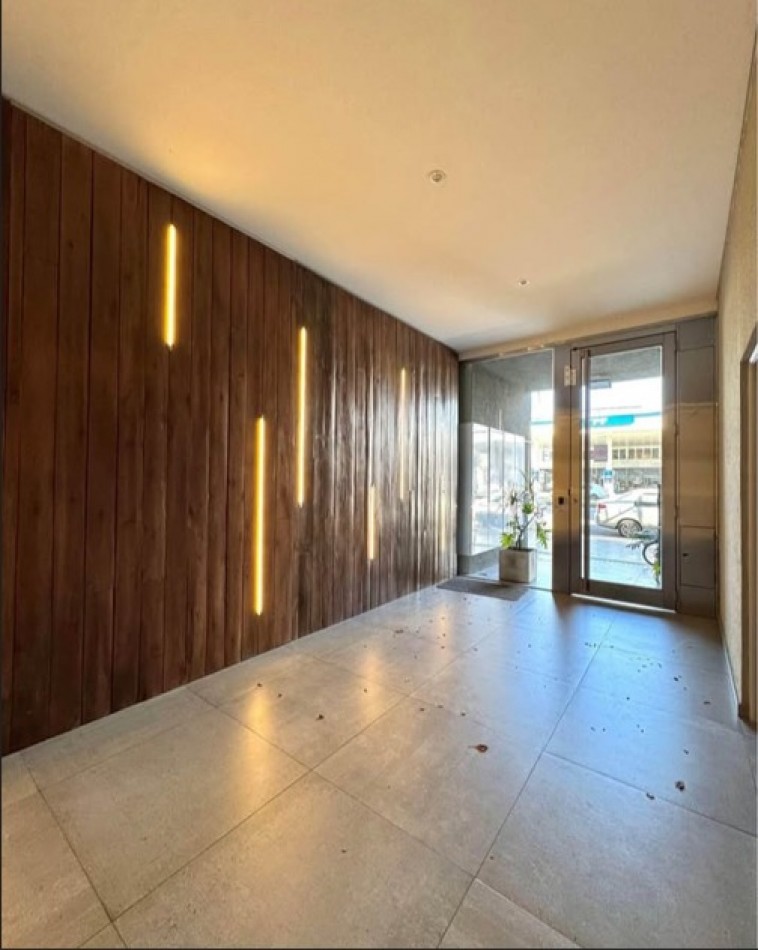 Av Francia 1600, departamento un dormitorio, en un 9° piso excelente estado.