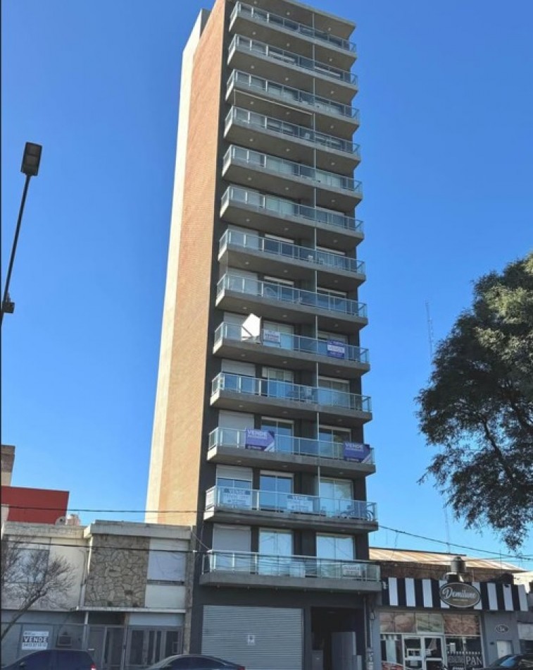 Av Francia 1600, departamento un dormitorio, en un 9° piso excelente estado.