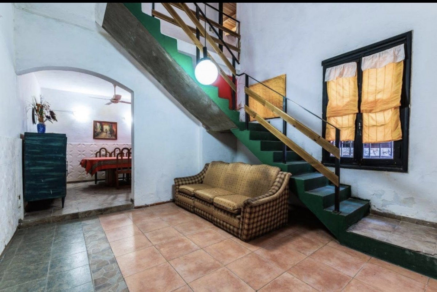 Buenos Aires 3000, casa 3 o posibilidad 4 dormitorios, ingreso vehiculos. 