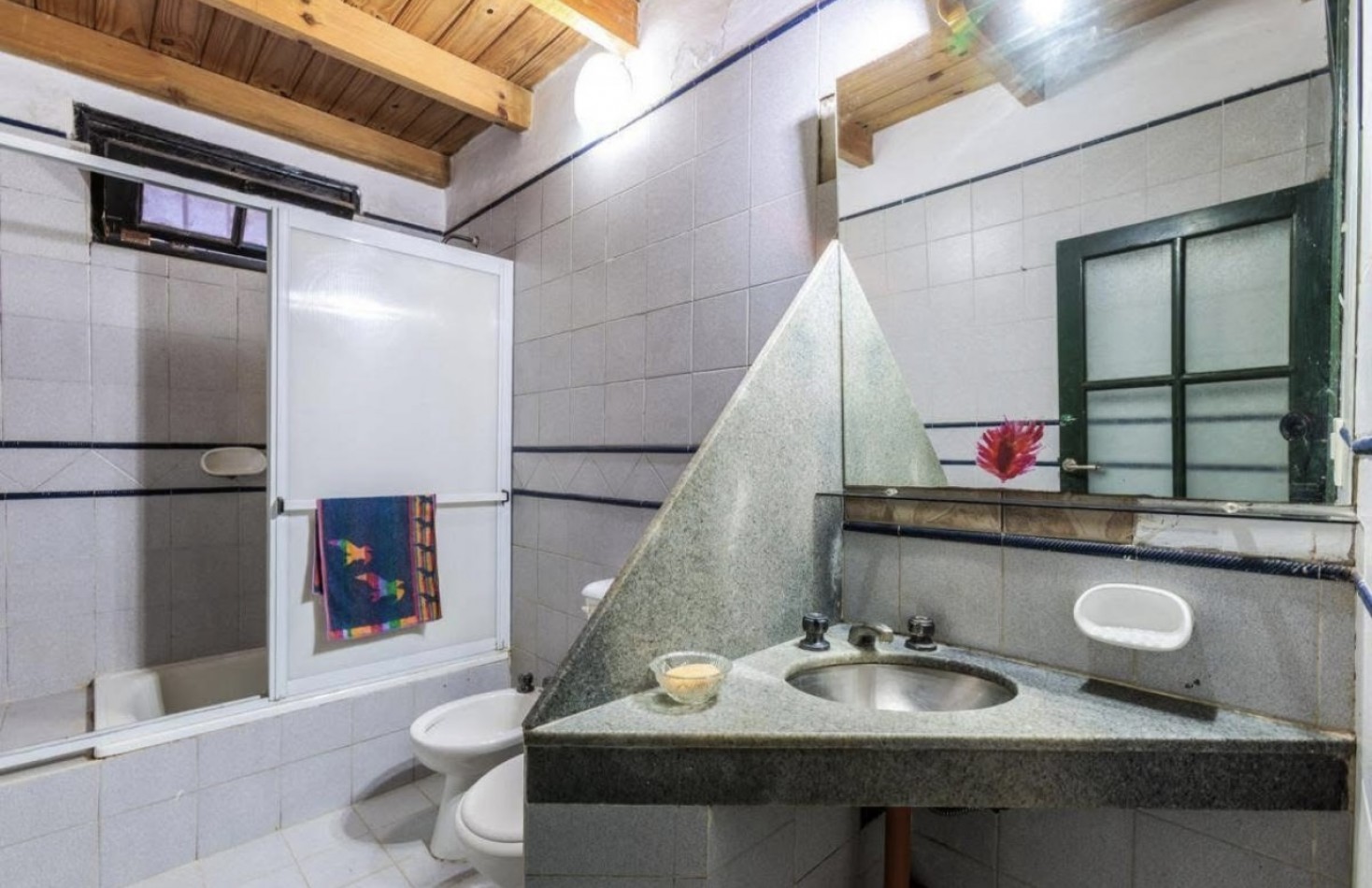 Buenos Aires 3000, casa 3 o posibilidad 4 dormitorios, ingreso vehiculos. 