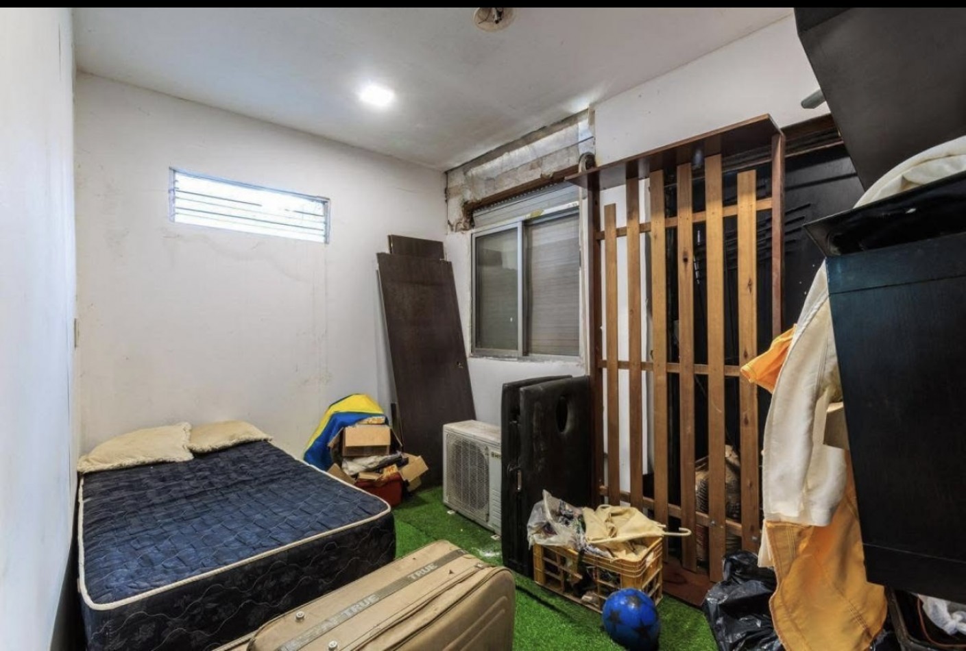 Buenos Aires 3000, casa 3 o posibilidad 4 dormitorios, ingreso vehiculos. 