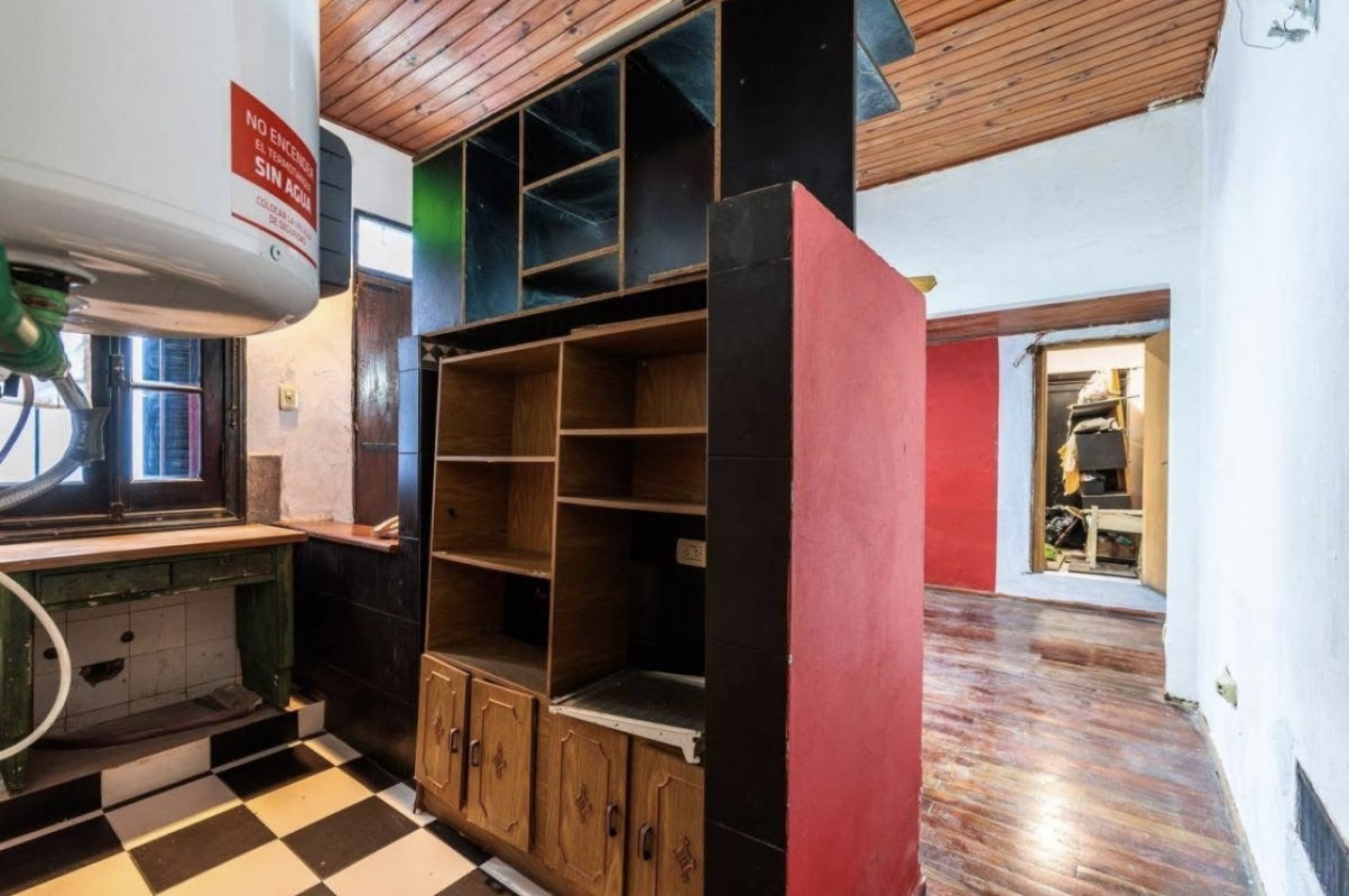 Buenos Aires 3000, casa 3 o posibilidad 4 dormitorios, ingreso vehiculos. 