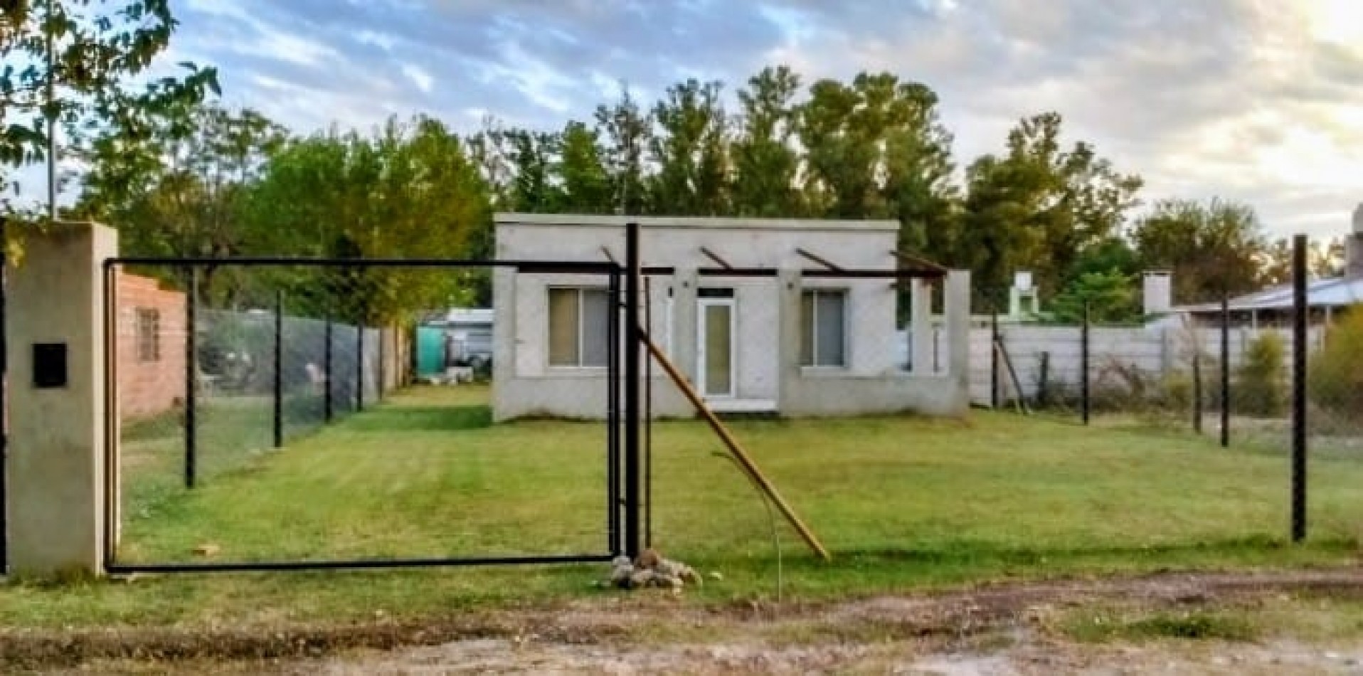 Buenos Aires, Cerca de Pergamino, casa de un dormitorio, excelente zona.