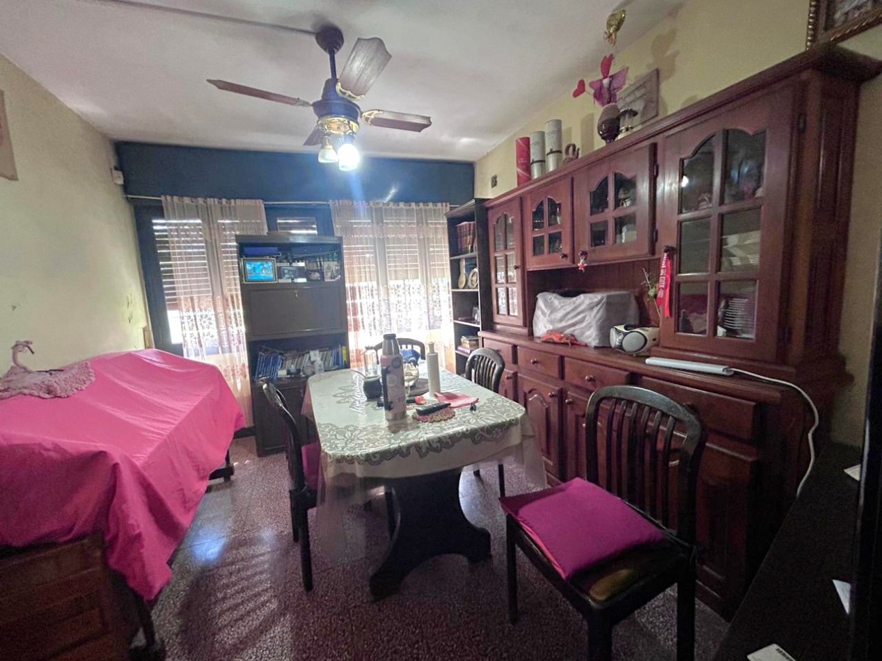 Pte Quintana 3600, 4 dormitorios + local comercial amplio.