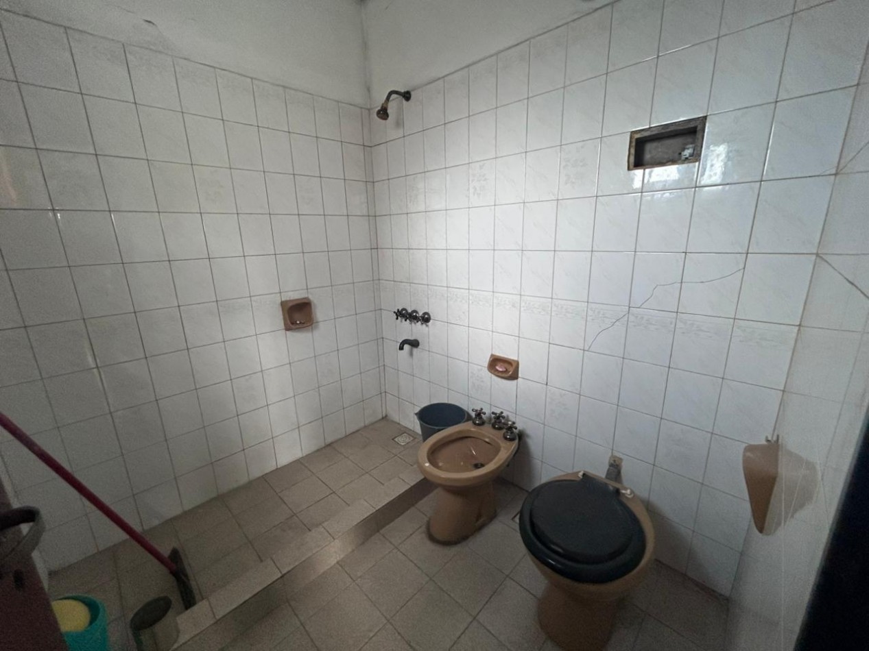 Pte Quintana 3600, 4 dormitorios + local comercial amplio.