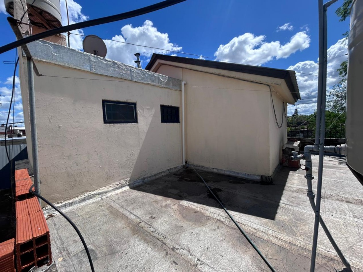 Pte Quintana 3600, 4 dormitorios + local comercial amplio.