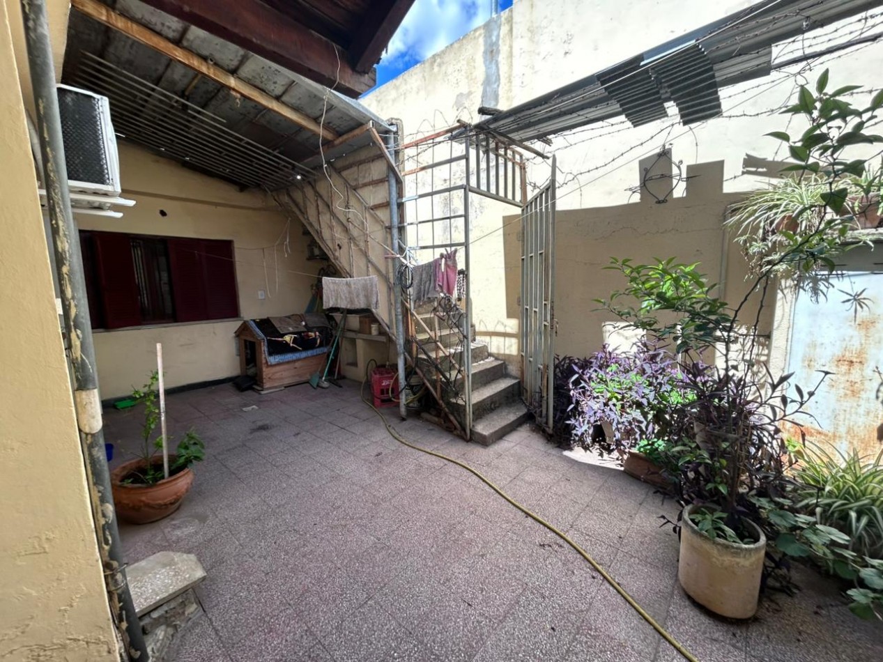 Pte Quintana 3600, 4 dormitorios + local comercial amplio.