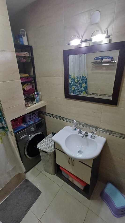 Marsella 5500, 3 dormitorios, patio, cochera doble.