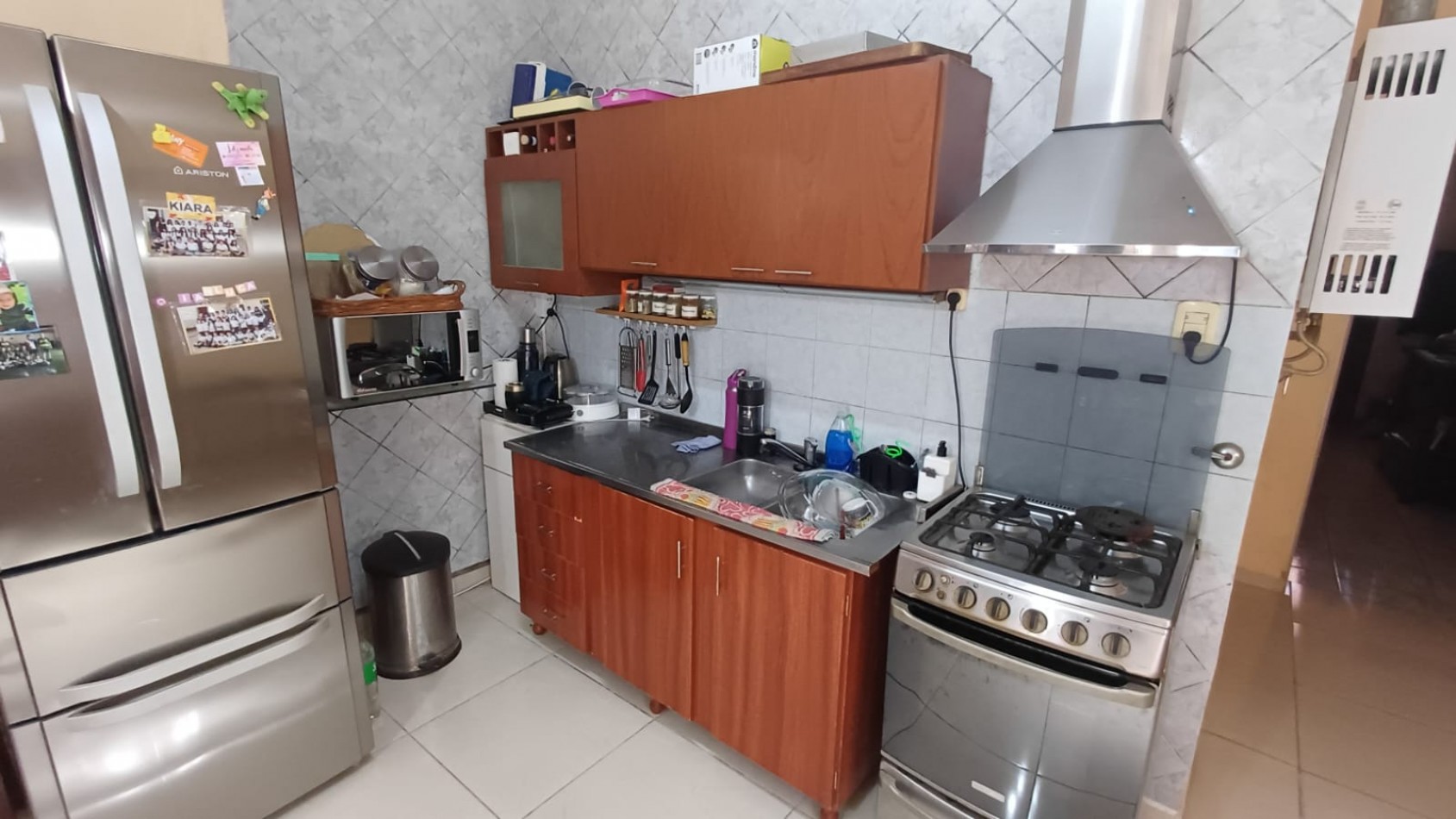 Marsella 5500, 3 dormitorios, patio, cochera doble.