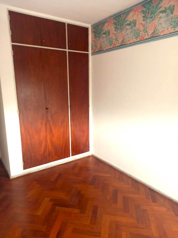 Cochabamba 1700, departamento de 2 dormitorios, con cochera y baulera, excelente zona.