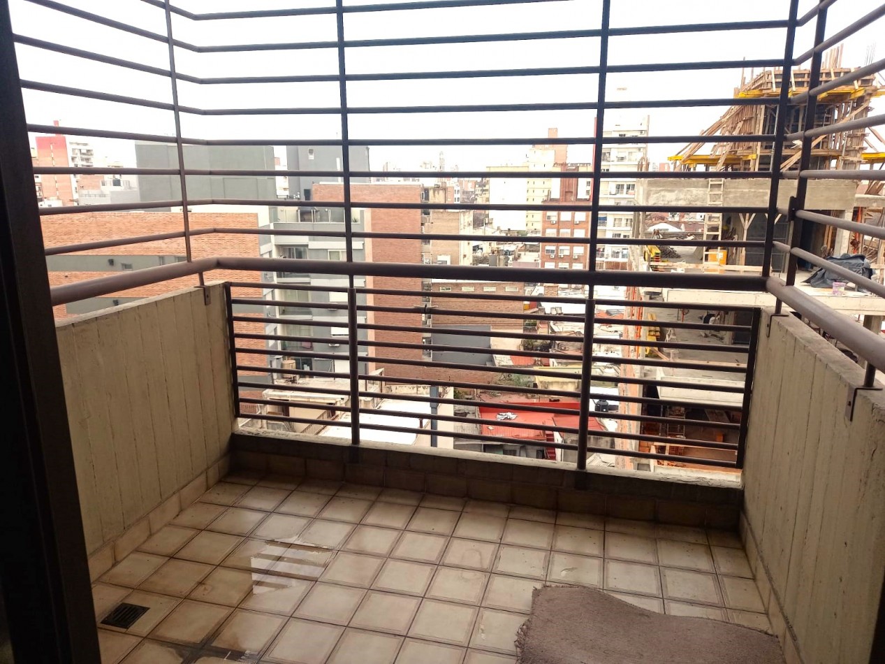 Cochabamba 1700, departamento de 2 dormitorios, con cochera y baulera, excelente zona.