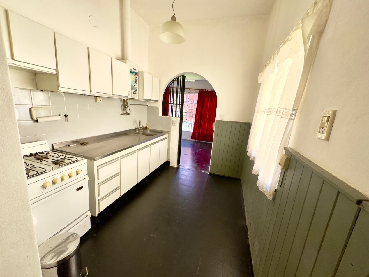 Los Aromos 300, Baigorria, casa 3 dormitorios, mas departamento. Excelente estado, 300 m2.