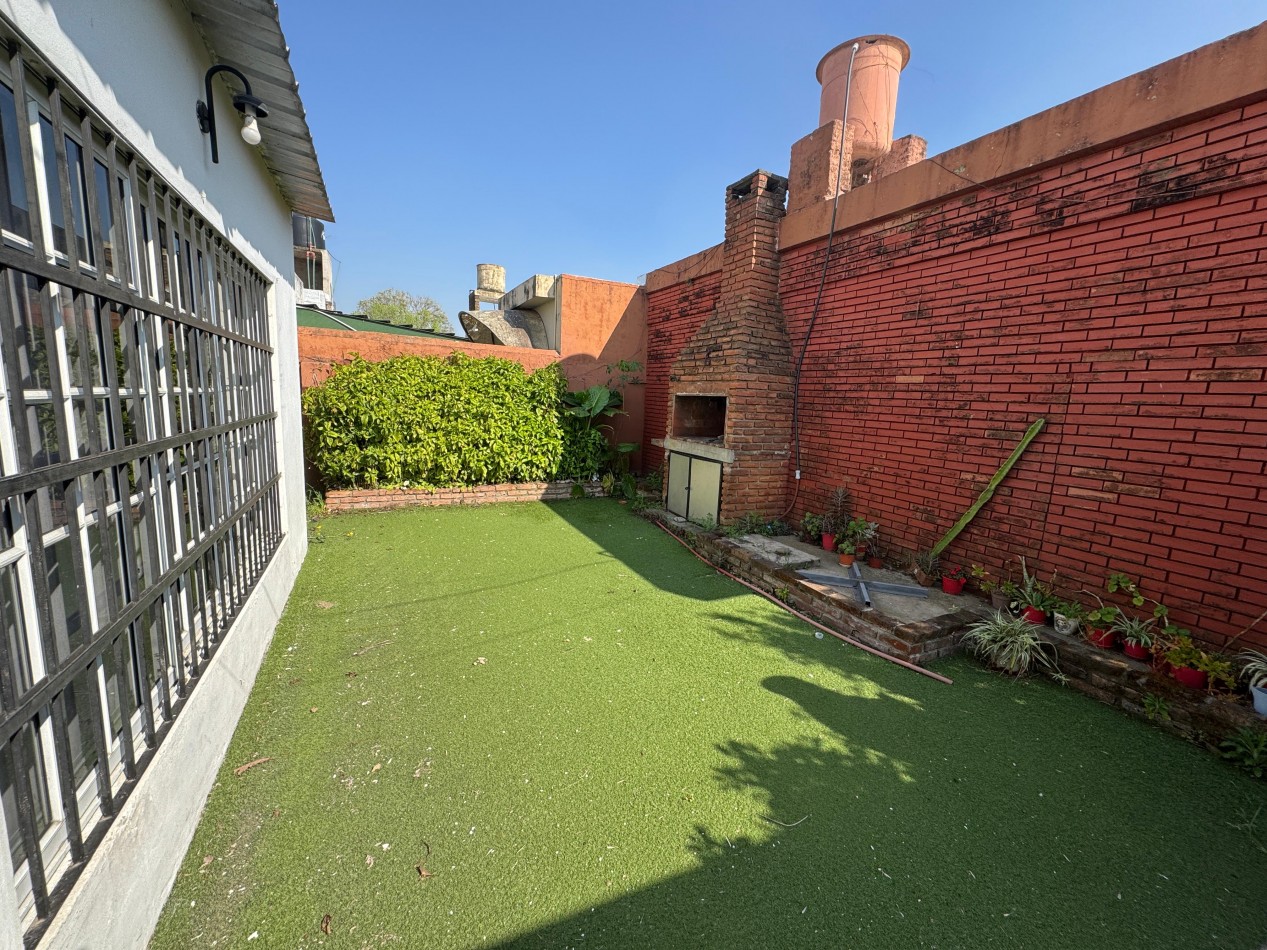 Los Aromos 300, Baigorria, casa 3 dormitorios, mas departamento. Excelente estado, 300 m2.