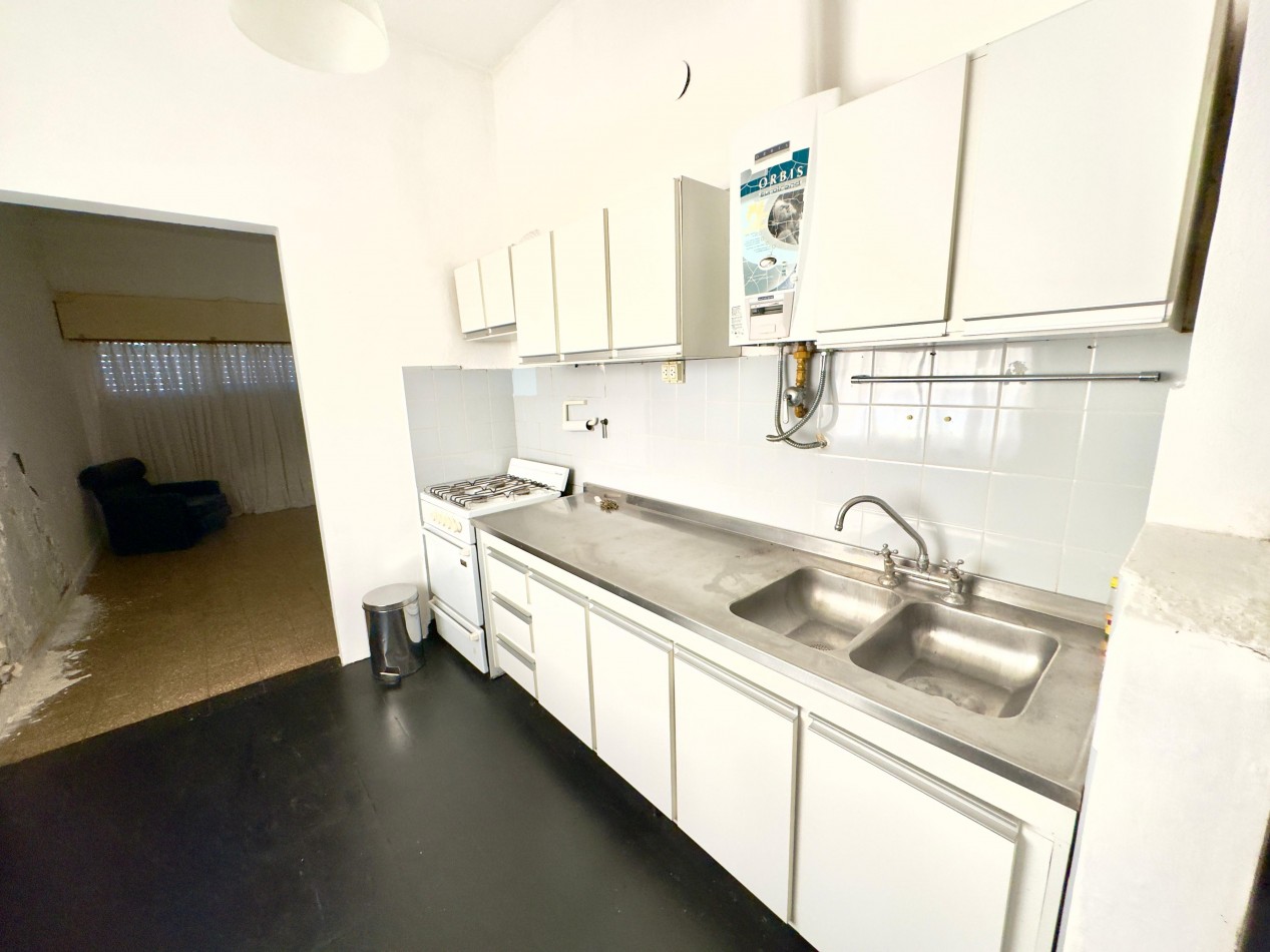 Los Aromos 300, Baigorria, casa 3 dormitorios, mas departamento. Excelente estado, 300 m2.