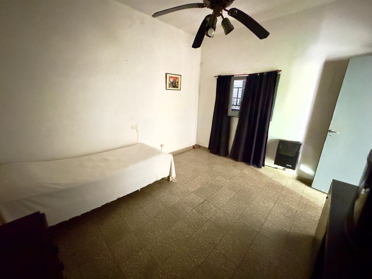 Los Aromos 300, Baigorria, casa 3 dormitorios, mas departamento. Excelente estado, 300 m2.