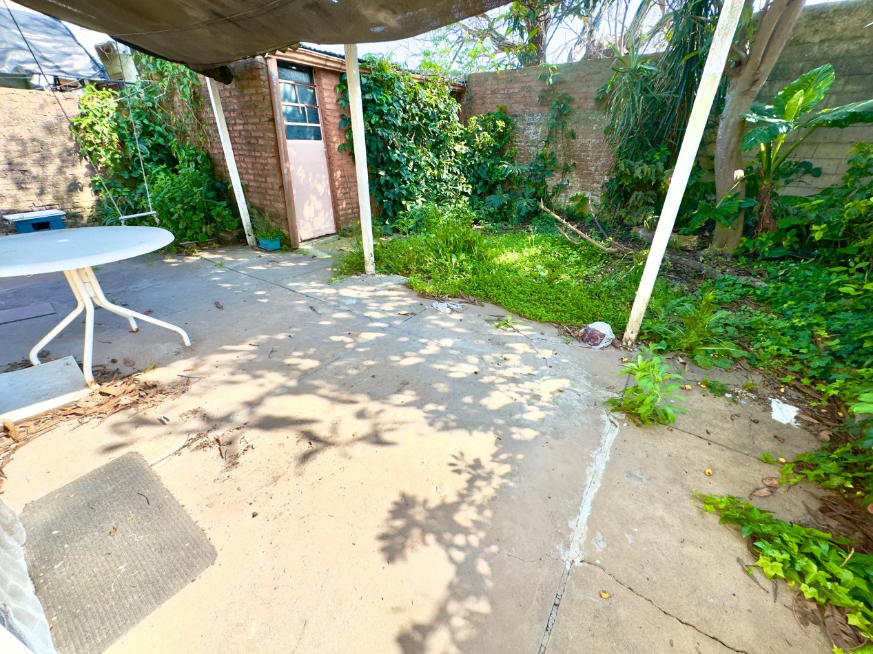 Los Aromos 300, Baigorria, casa 3 dormitorios, mas departamento. Excelente estado, 300 m2.