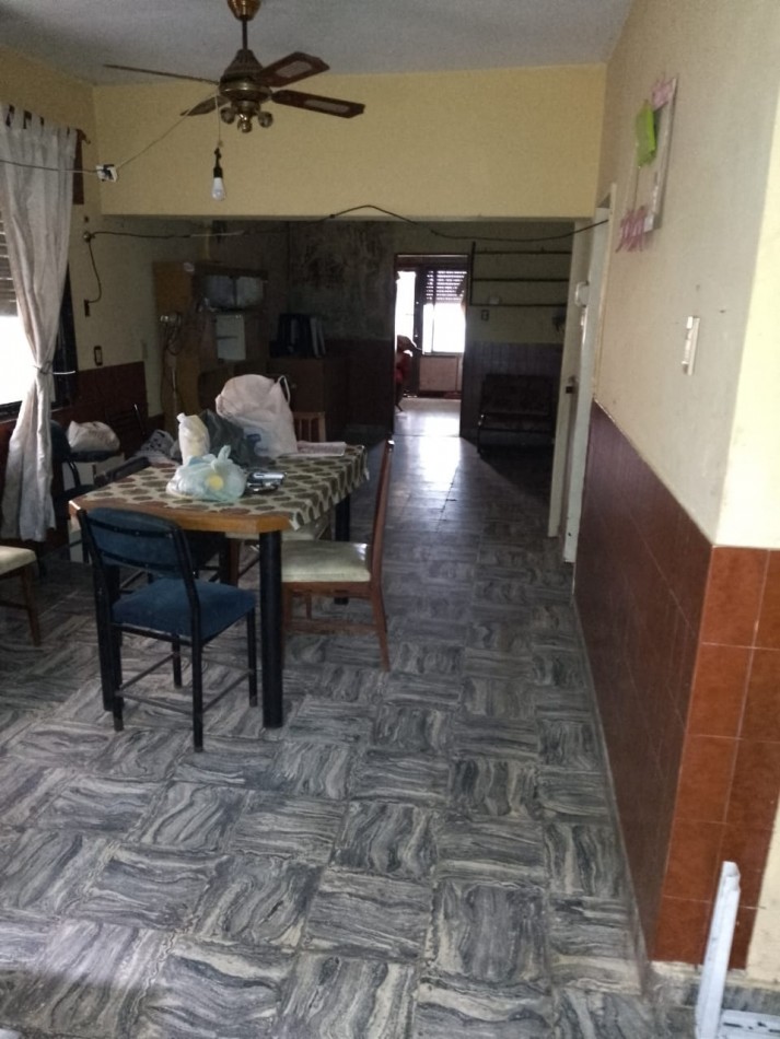 Av Nuestra Señora del Rosario 1200, casa de 6 dormitorios, amplia propiedad.